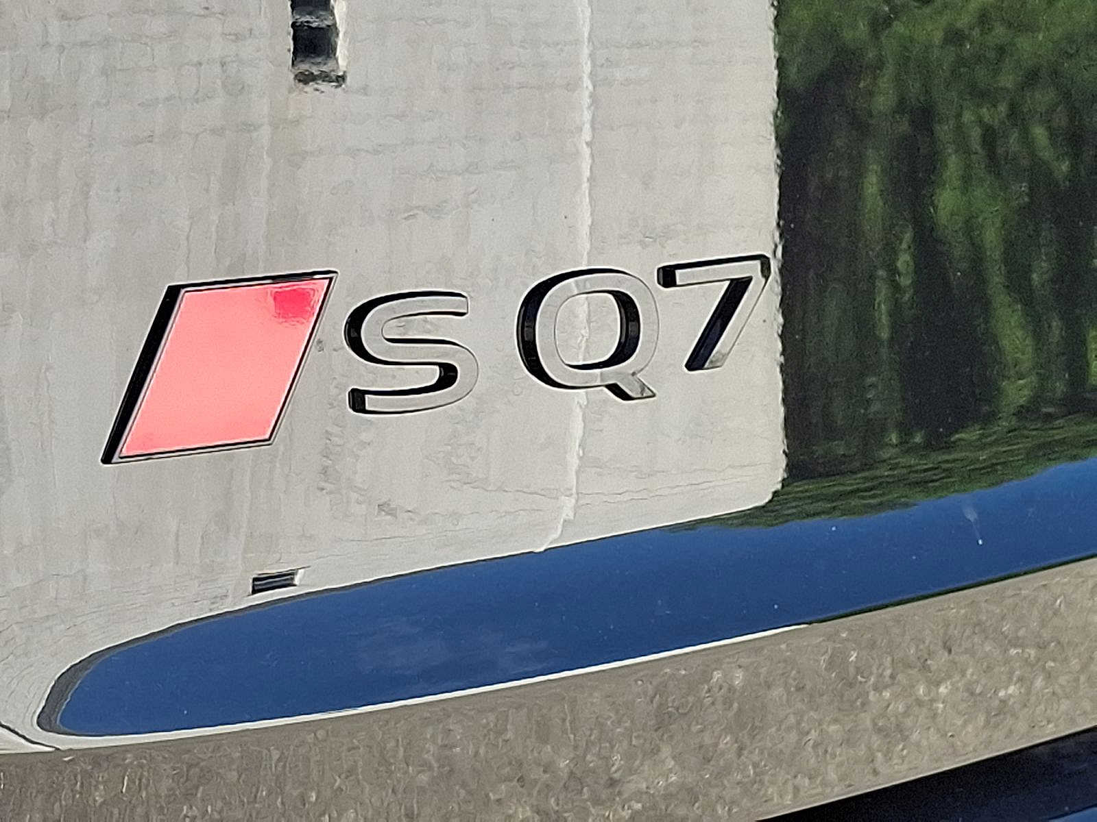 Thumbnail: 2025 Audi SQ7 - 18