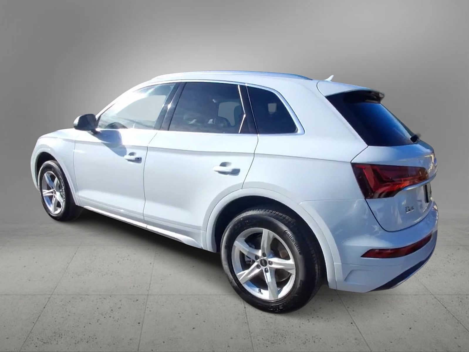 Thumbnail: 2023 Audi Q5 - 6
