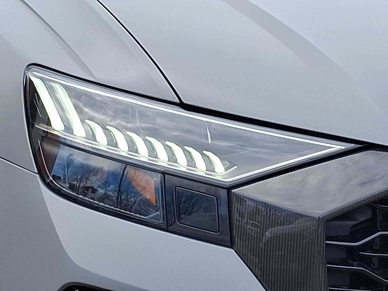 Thumbnail: 2024 Audi RS Q8 - 28