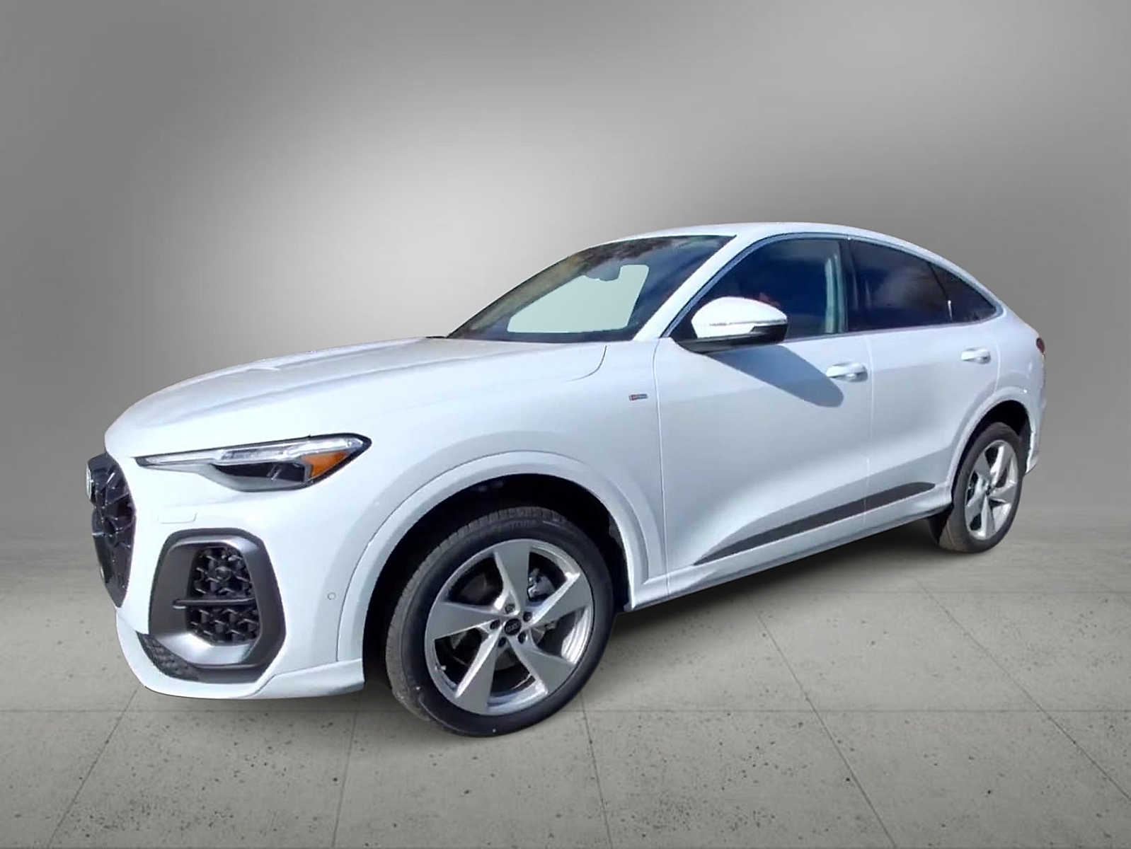 Thumbnail: 2025 Audi Q5 - 4