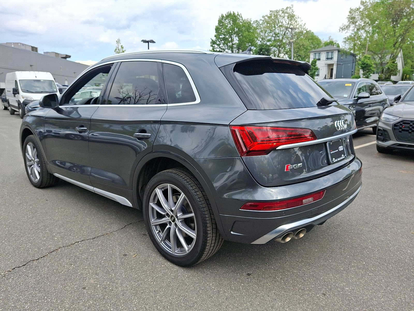 Thumbnail: 2023 Audi SQ5 - 18