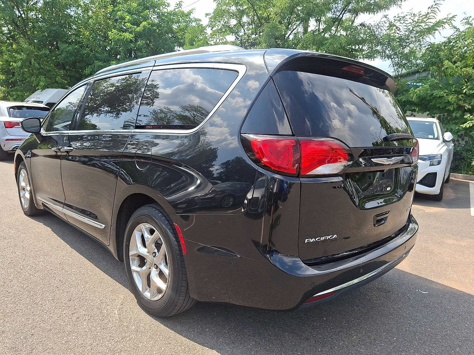 Thumbnail: 2017 Chrysler Pacifica - 22