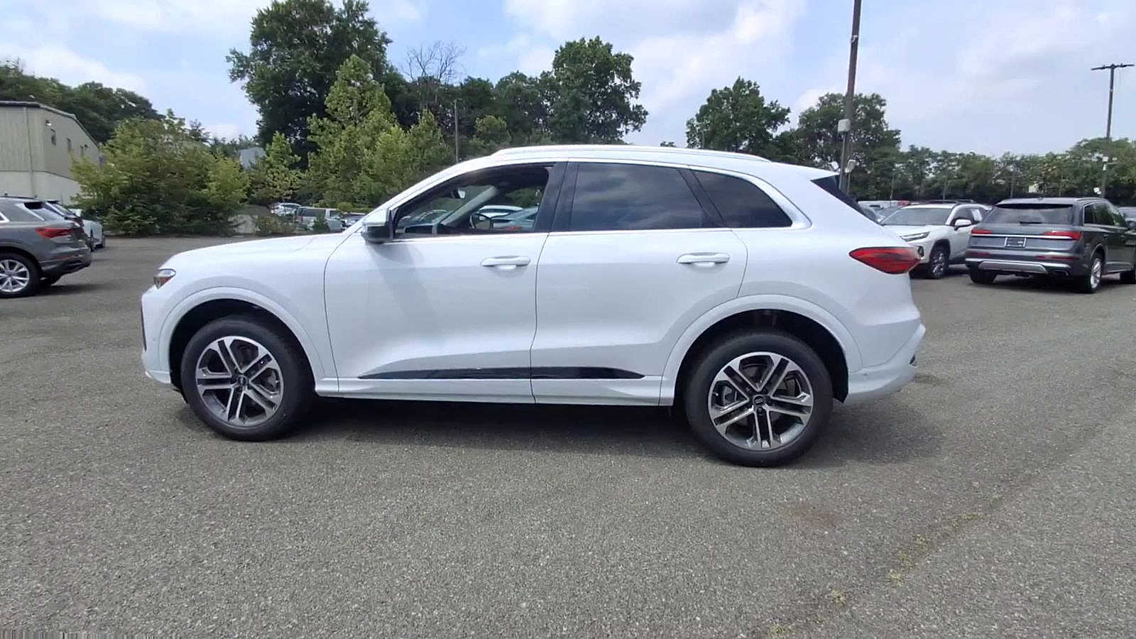 Thumbnail: 2025 Audi Q5 - 5