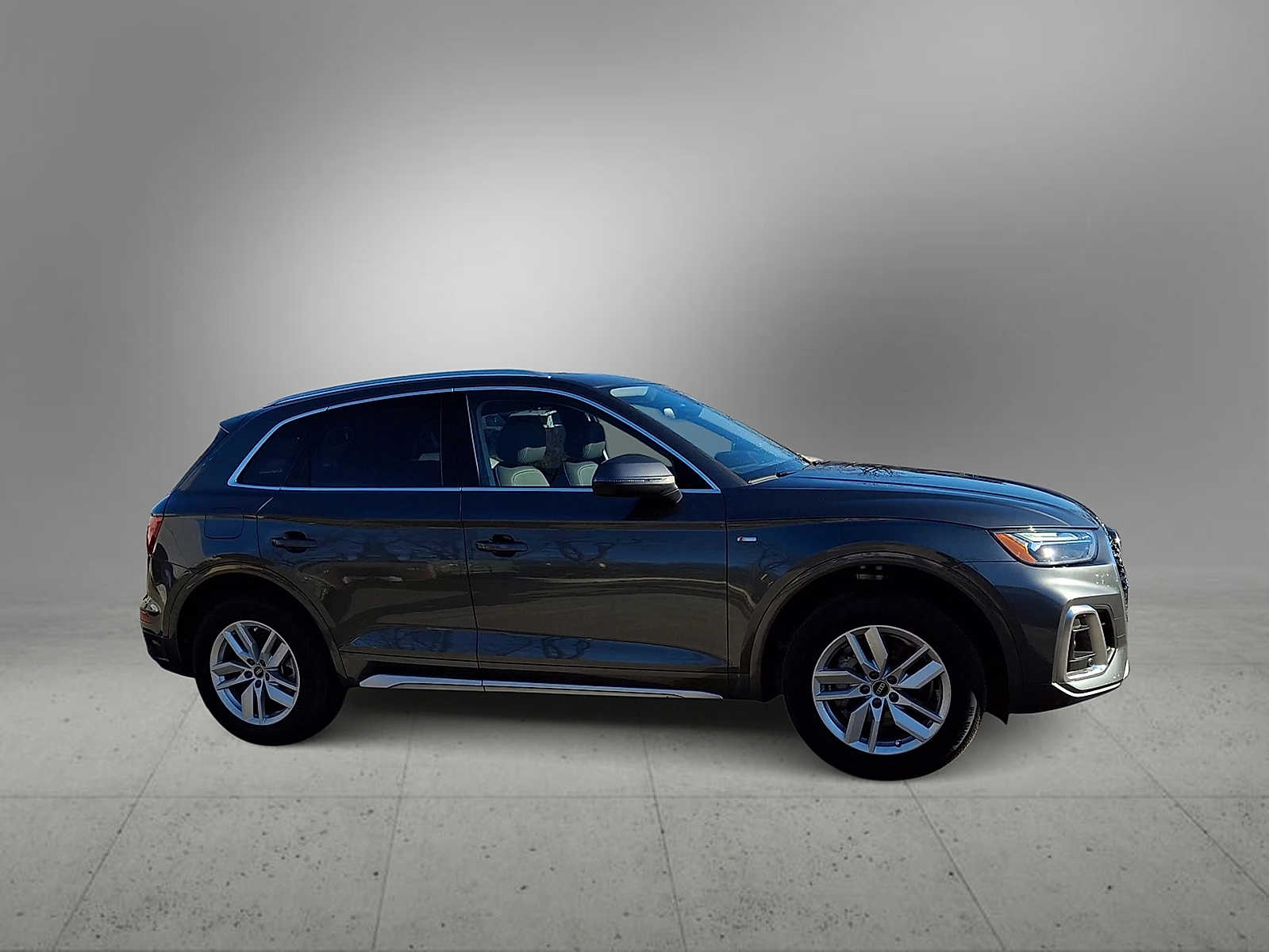 Thumbnail: 2023 Audi Q5 - 6