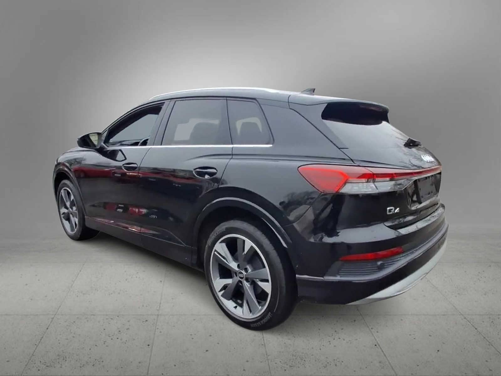 Thumbnail: 2022 Audi Q4 e-tron - 6