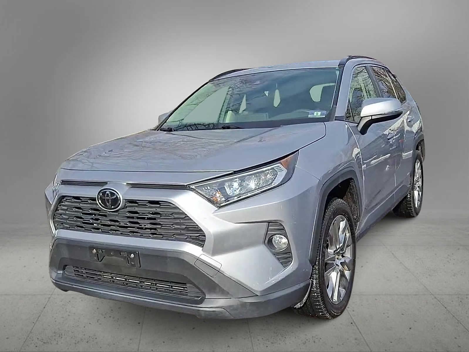 Thumbnail: 2019 Toyota RAV4 - 4