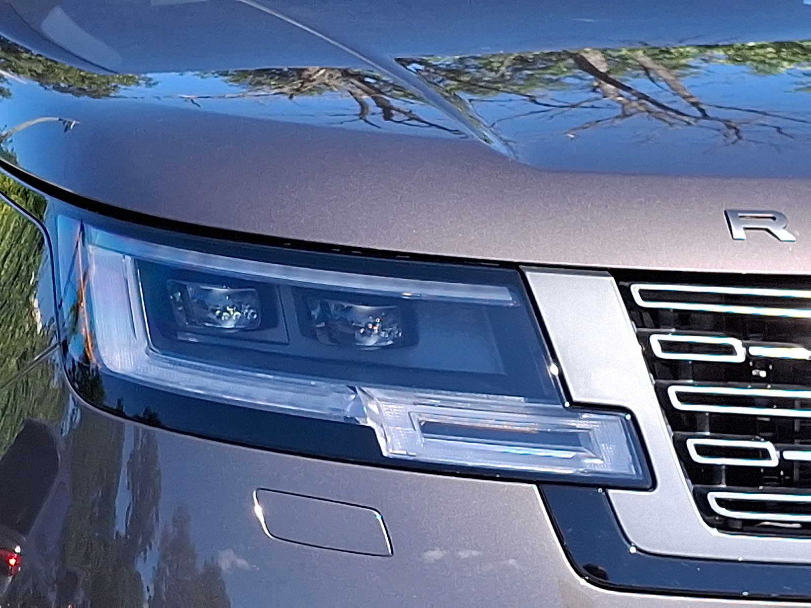 Thumbnail: 2023 Land Rover Range Rover - 28