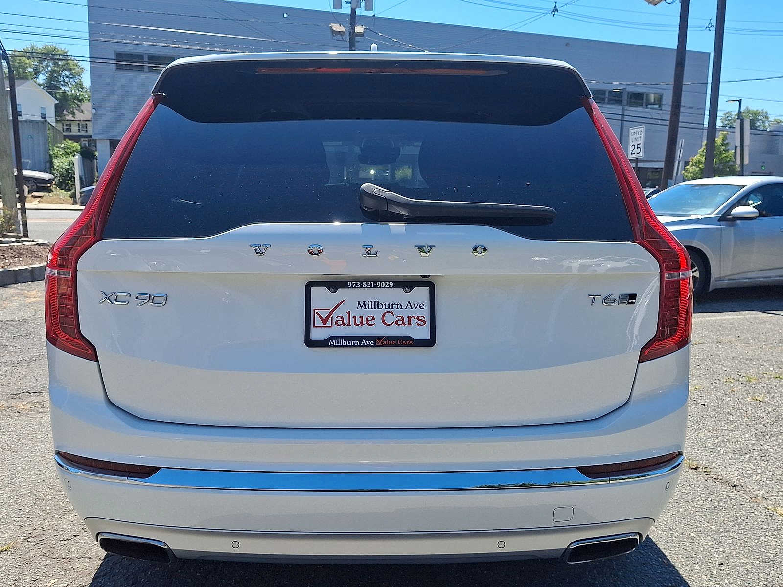 Thumbnail: 2020 Volvo XC90 - 21