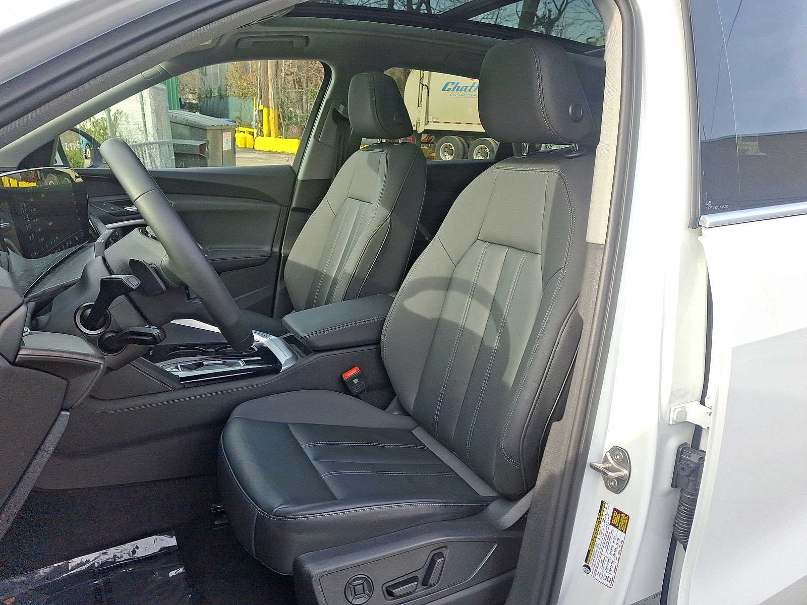 Thumbnail: 2025 Audi Q5 - 11