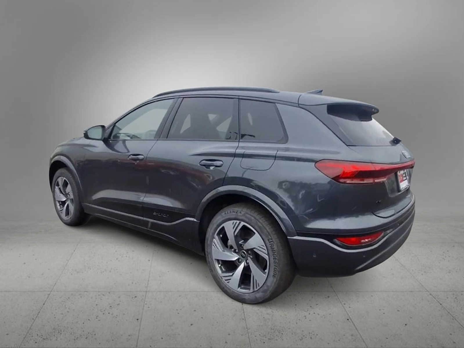 Thumbnail: 2025 Audi Q6 e-tron - 6