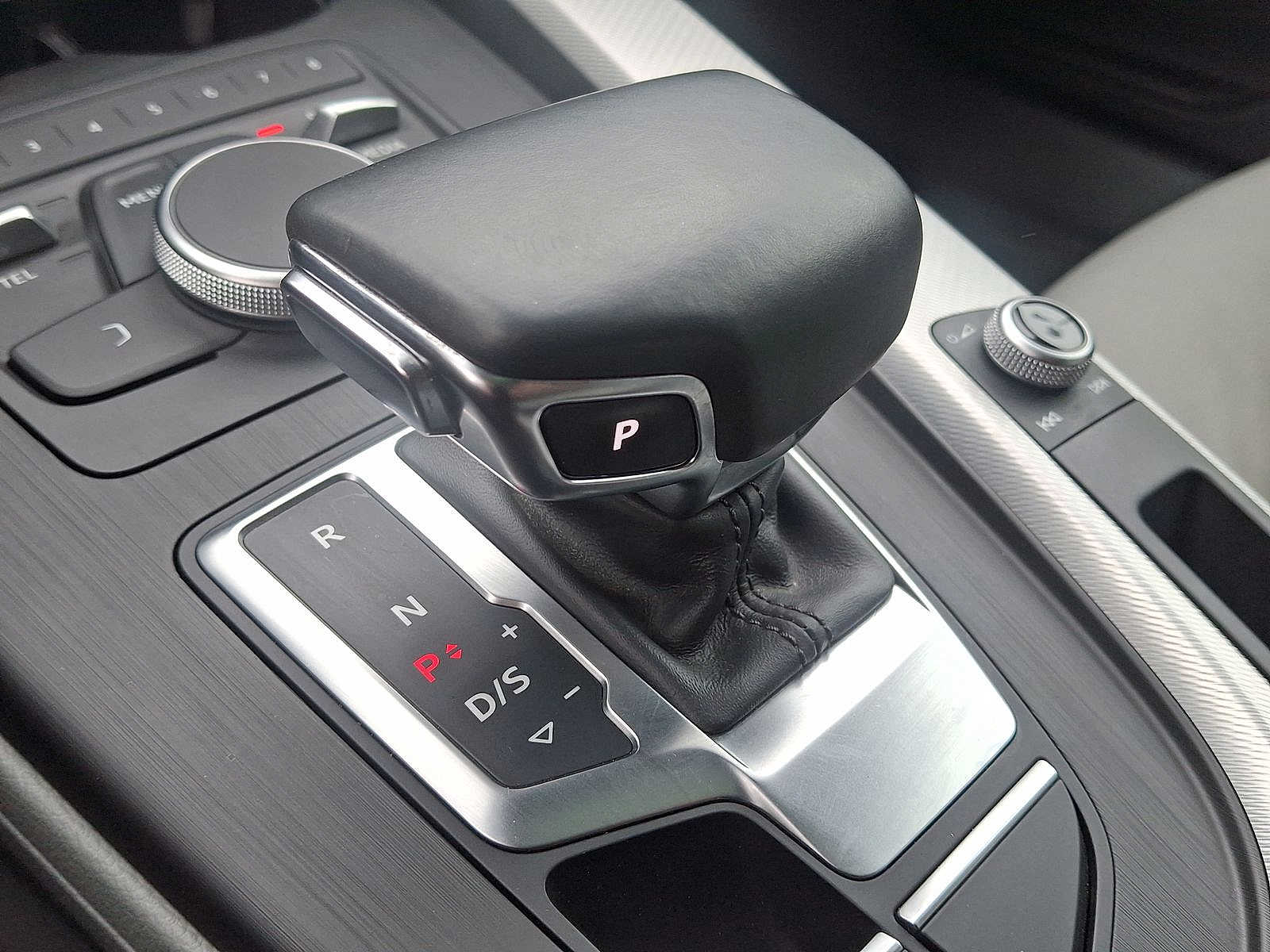 2017 Audi A4 Premium 11