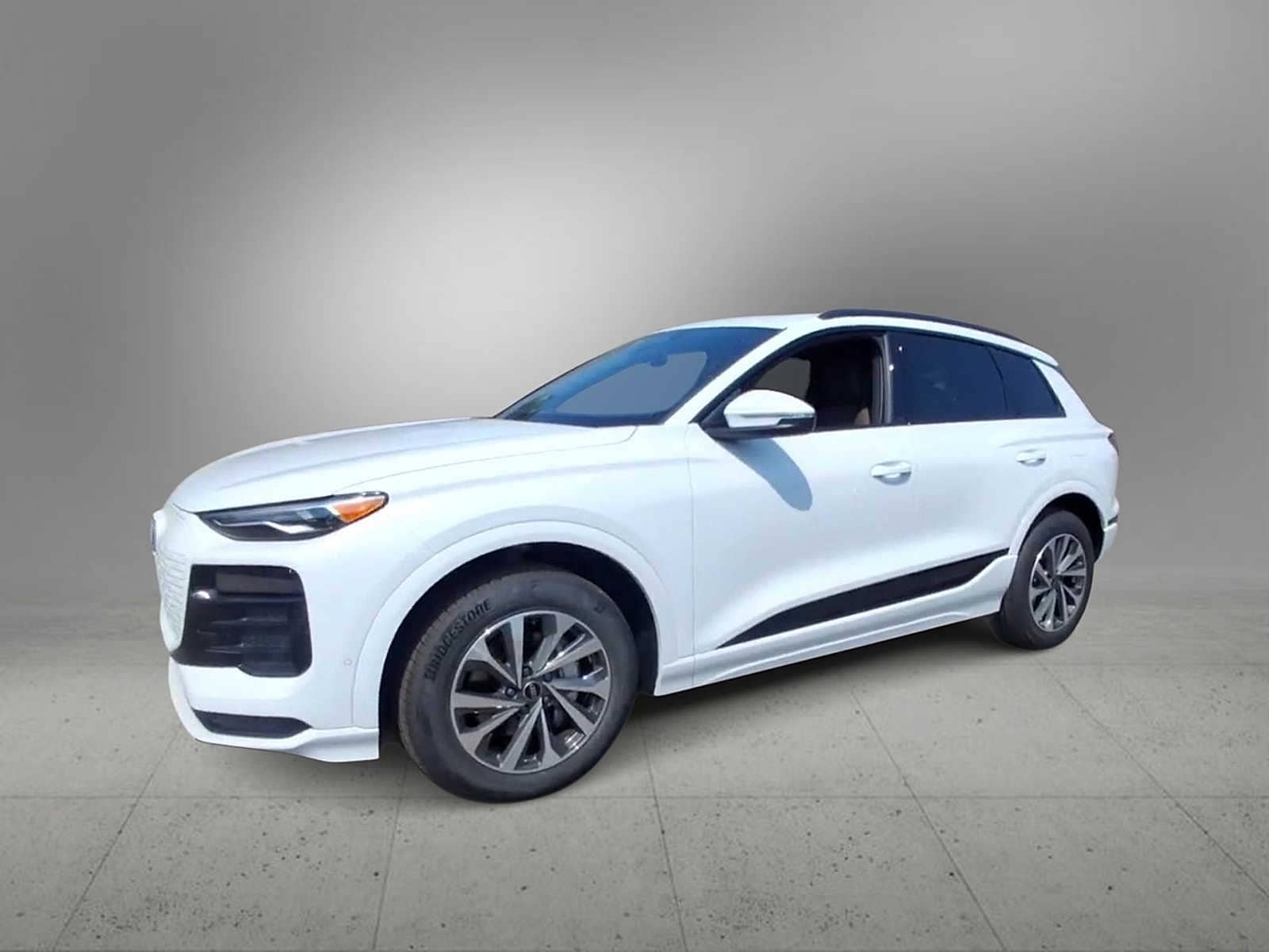 Thumbnail: 2025 Audi Q6 e-tron - 4