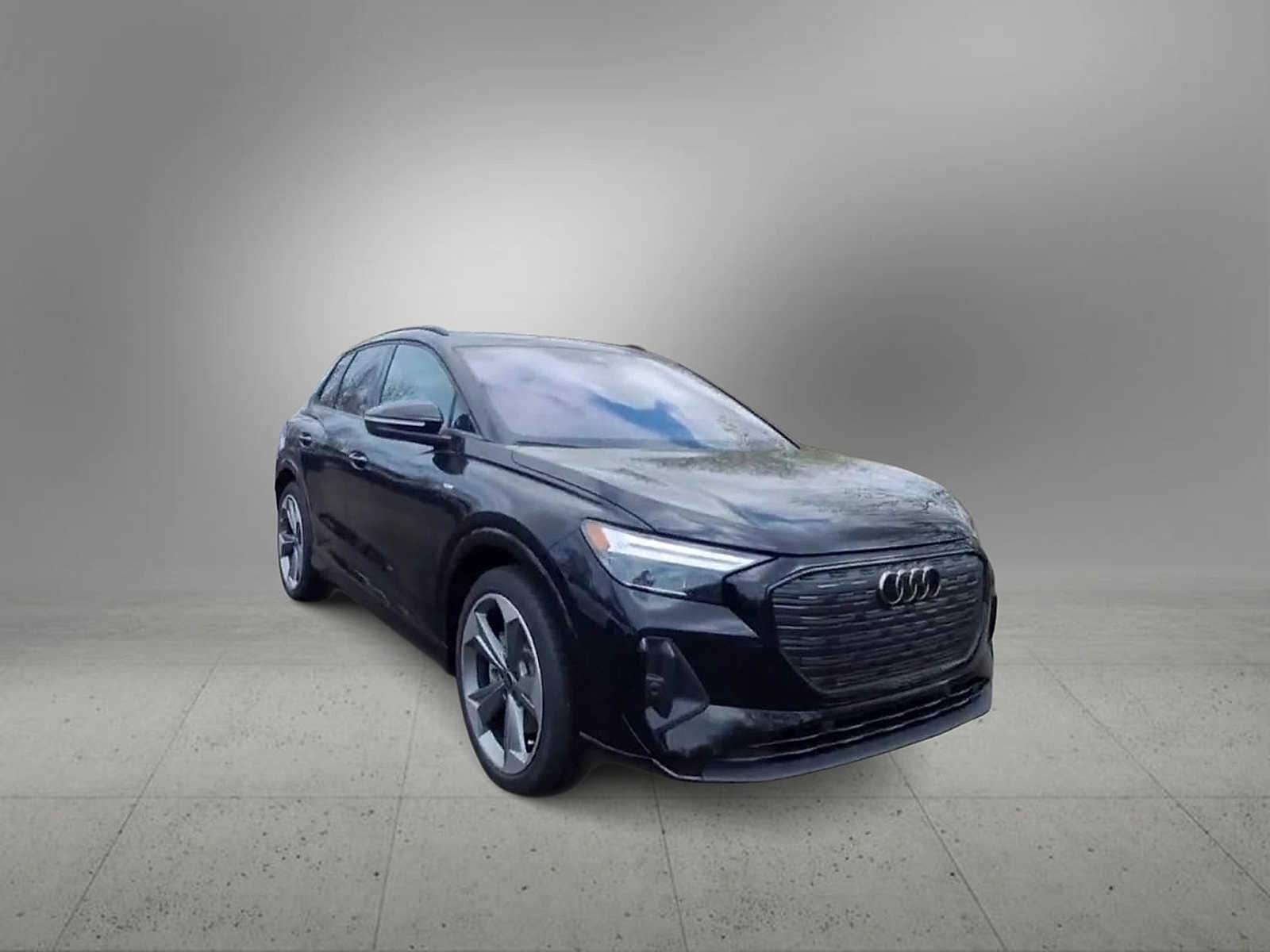 Thumbnail: 2025 Audi Q4 e-tron - 2