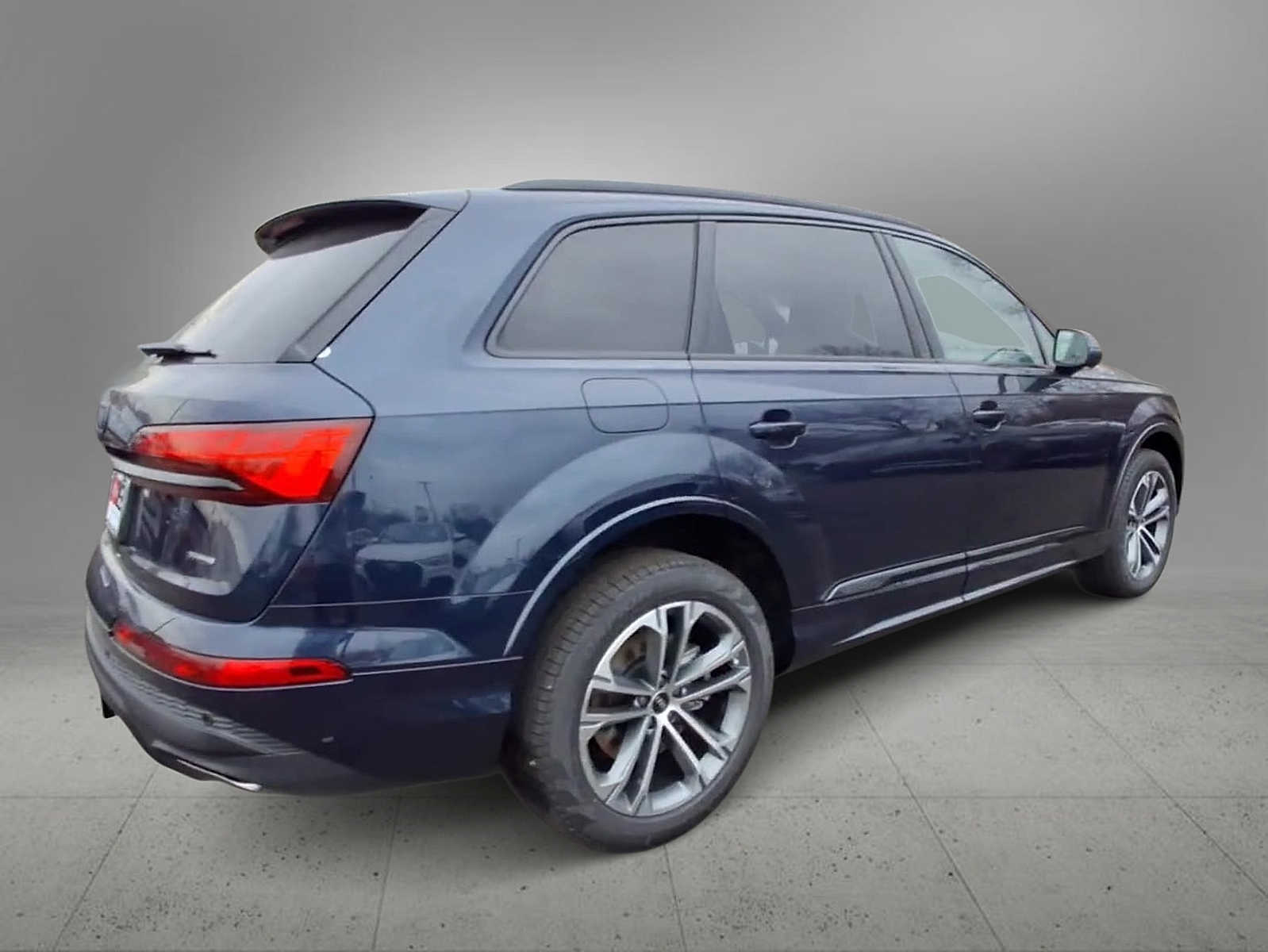 Thumbnail: 2026 Audi Q7 - 8
