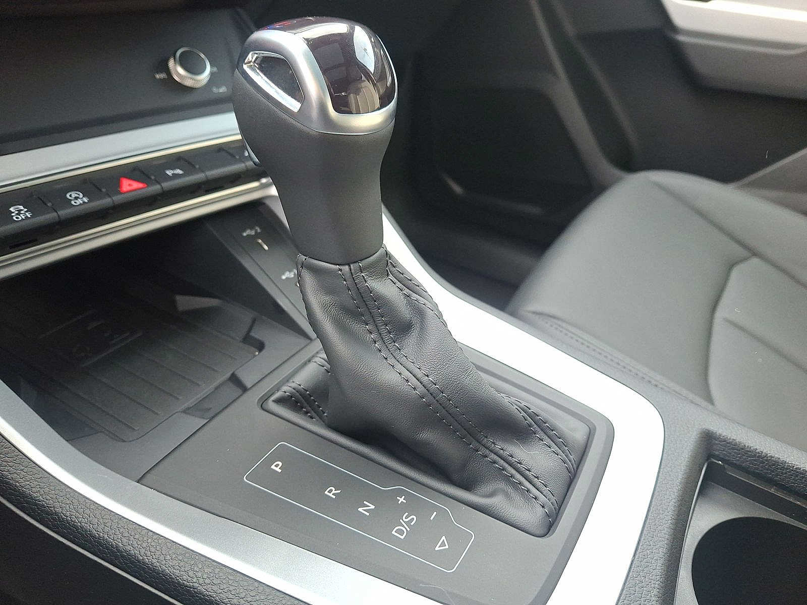 Thumbnail: 2025 Audi Q3 - 12