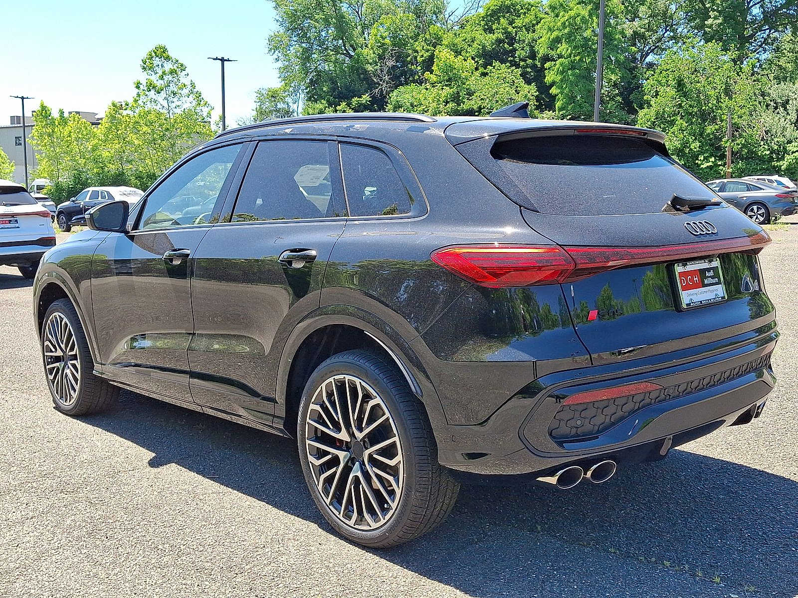 Thumbnail: 2026 Audi SQ5 - 16