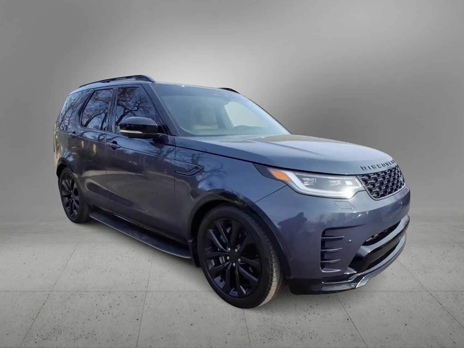 Thumbnail: 2024 Land Rover Discovery - 2