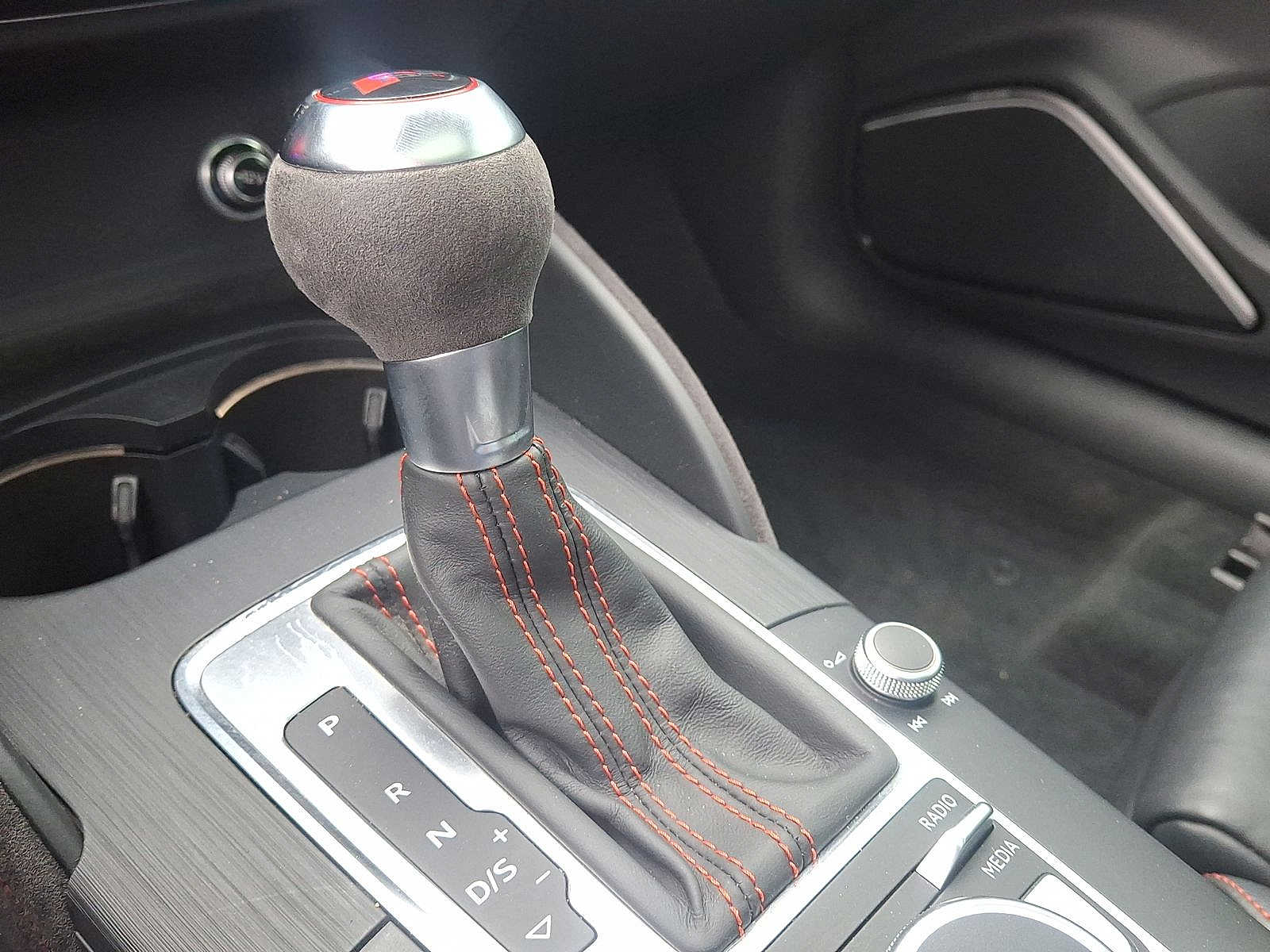 Thumbnail: 2019 Audi RS 3 - 12