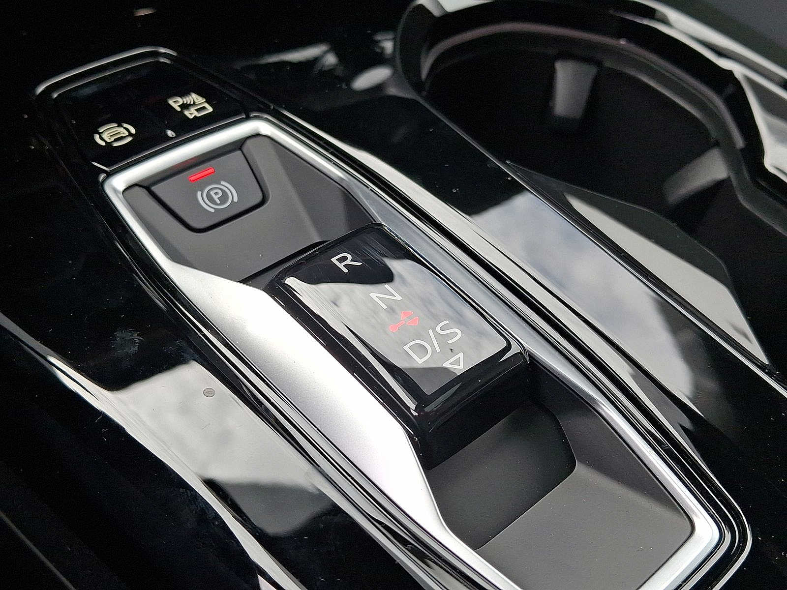 Thumbnail: 2025 Audi Q5 - 14