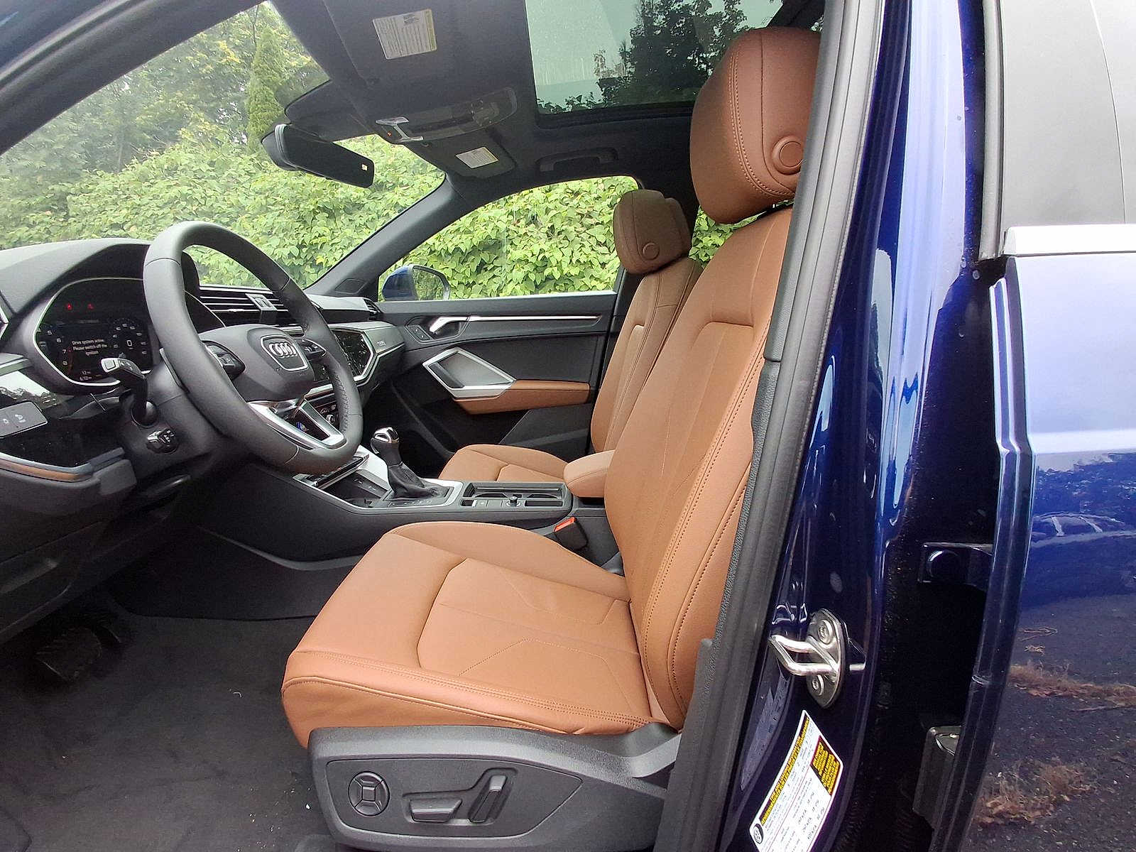 Thumbnail: 2025 Audi Q3 - 13