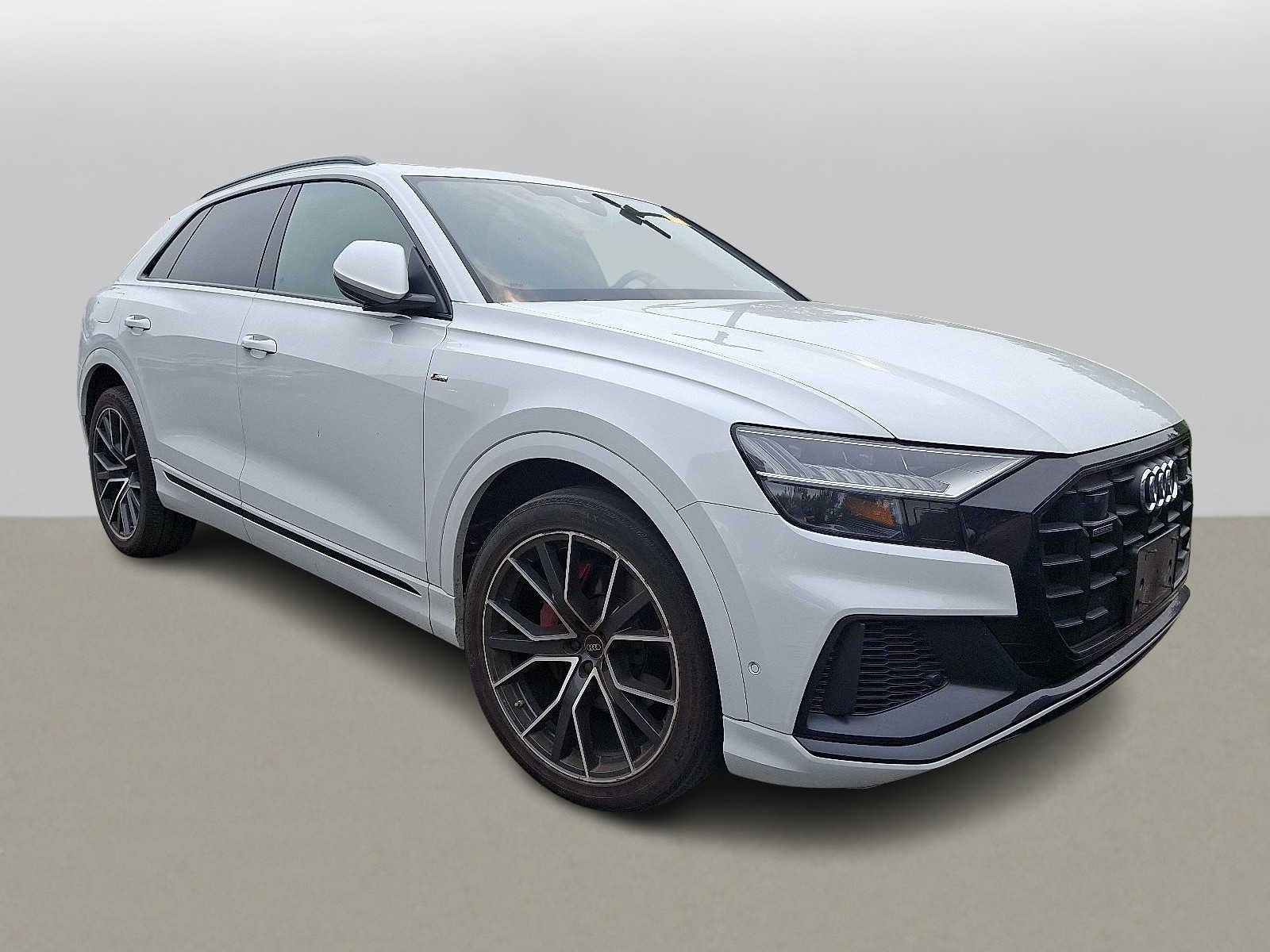 Thumbnail: 2023 Audi Q8 - 2