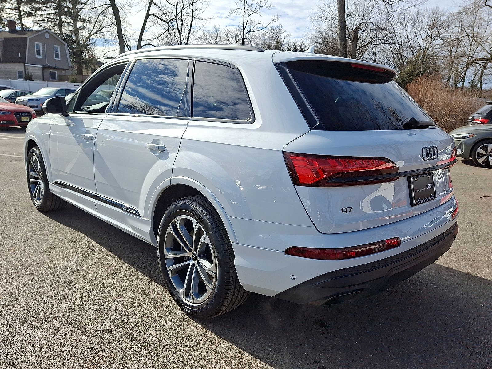 Thumbnail: 2025 Audi Q7 - 22