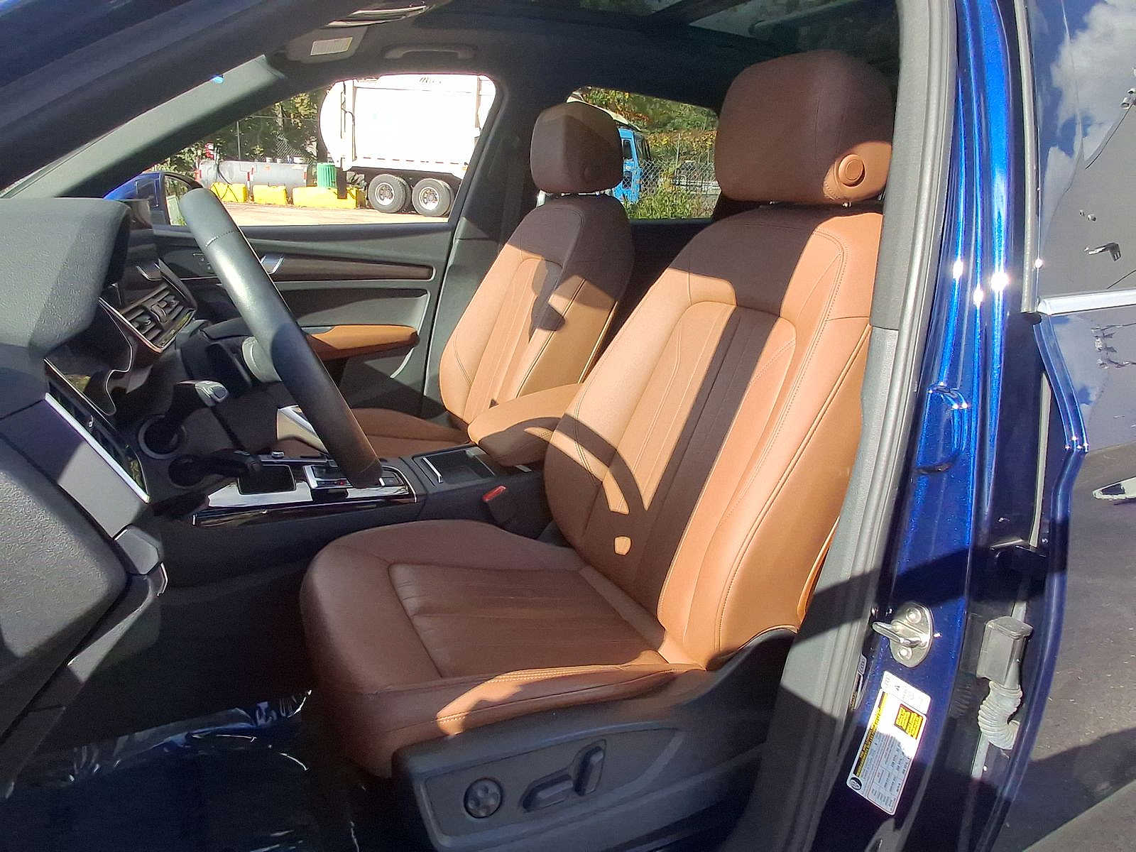 Thumbnail: 2022 Audi Q5 - 11