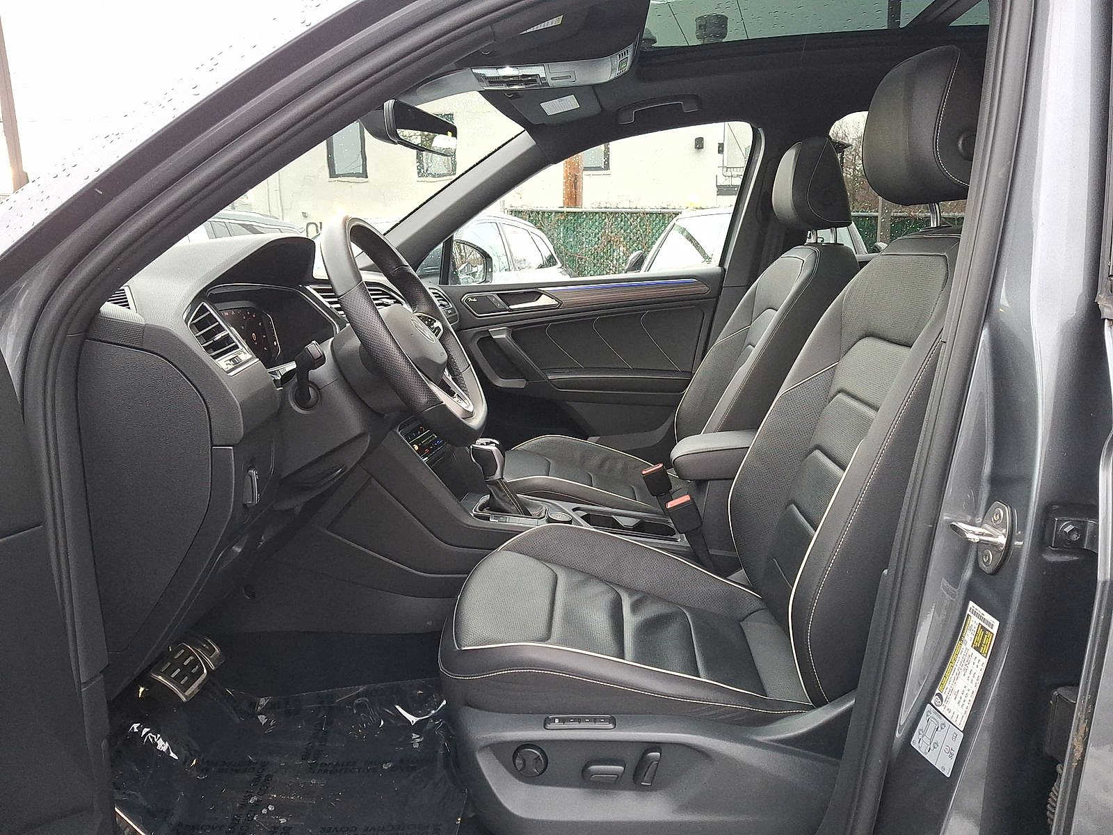 Thumbnail: 2022 Volkswagen Tiguan - 11