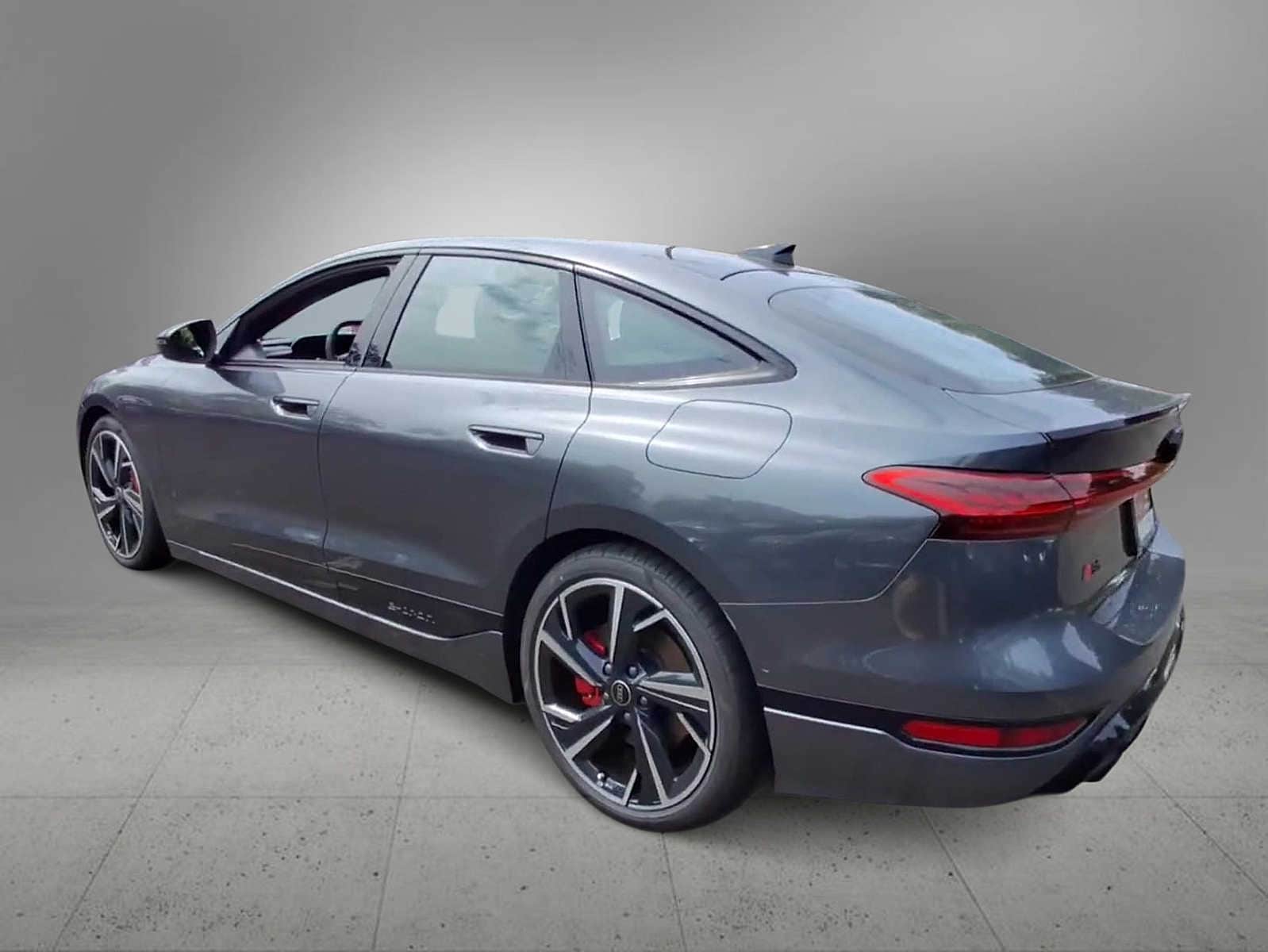 Thumbnail: 2025 Audi e-tron S - 6