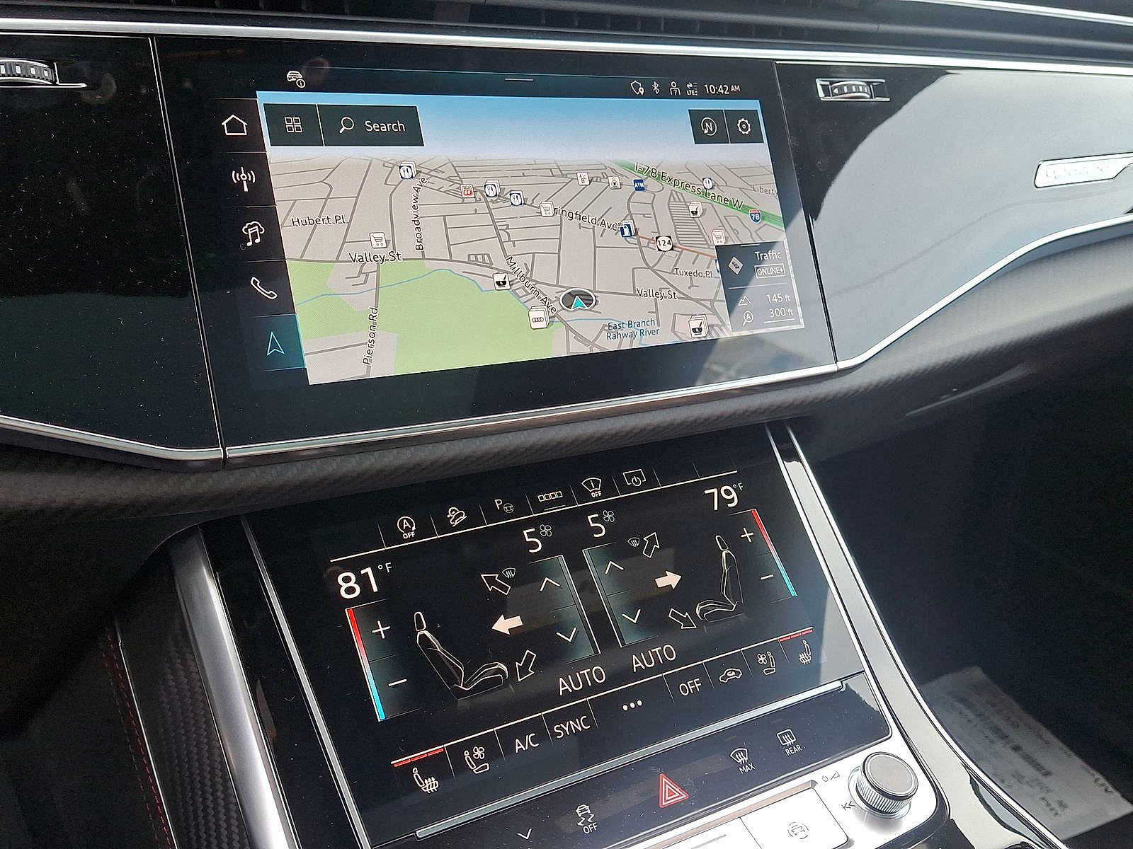 Thumbnail: 2025 Audi RS Q8 - 15