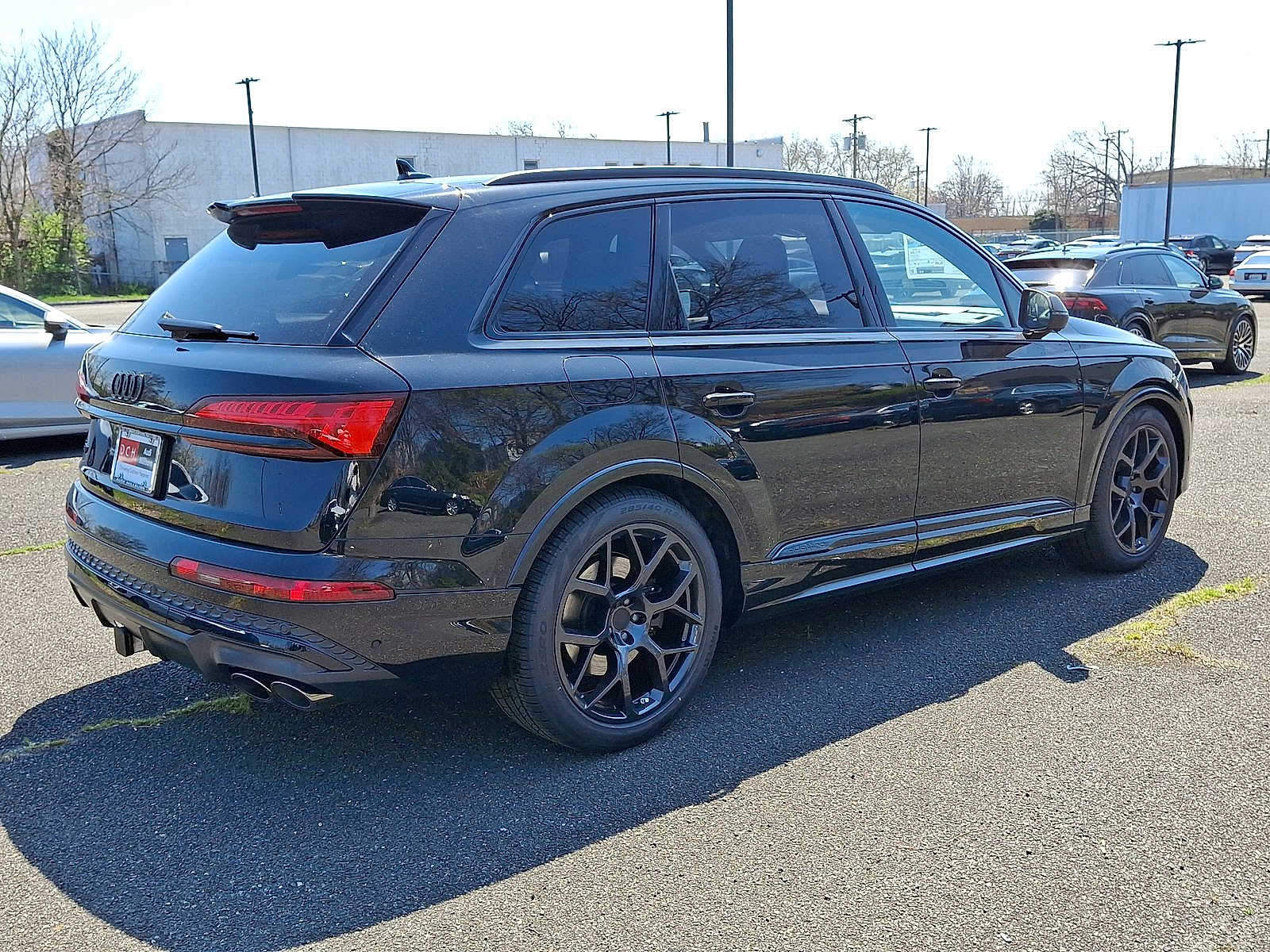 Thumbnail: 2026 Audi SQ7 - 11
