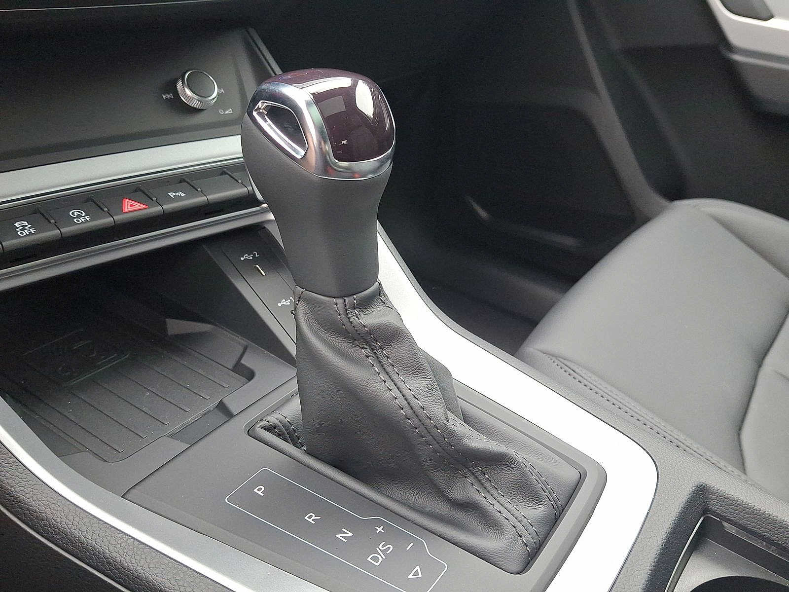 Thumbnail: 2025 Audi Q3 - 13