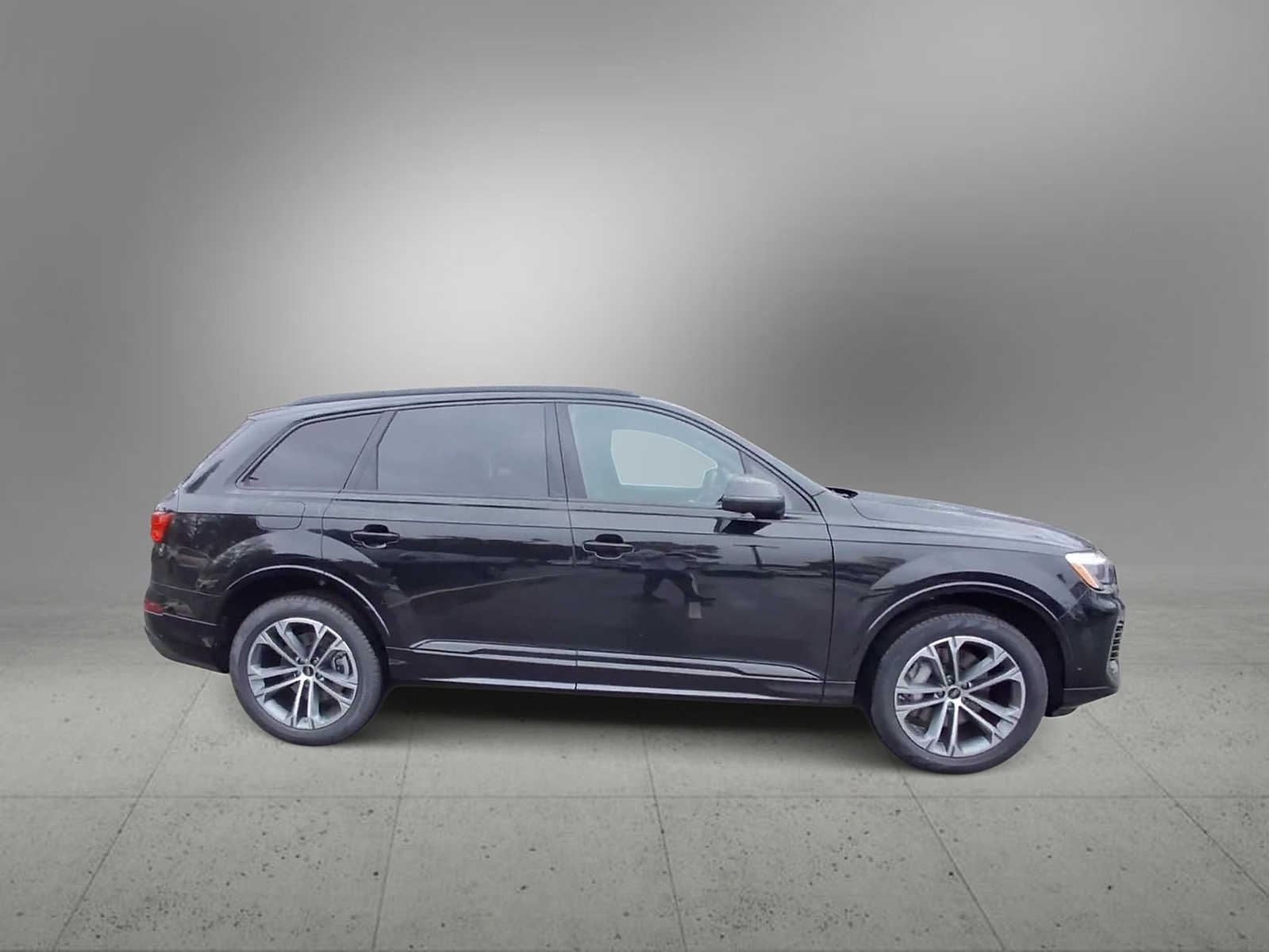 Thumbnail: 2026 Audi Q7 - 9