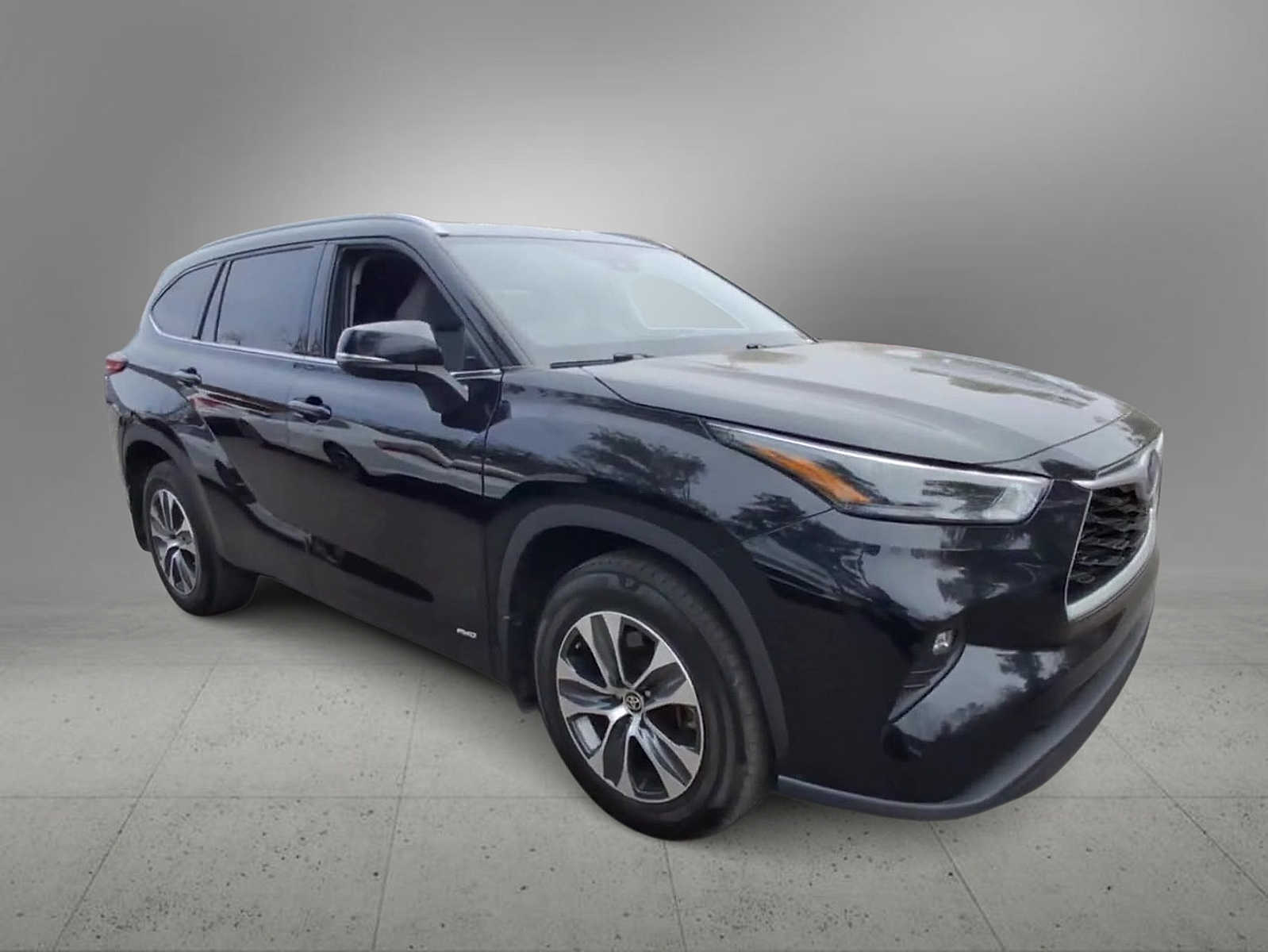Thumbnail: 2022 Toyota Highlander - 2