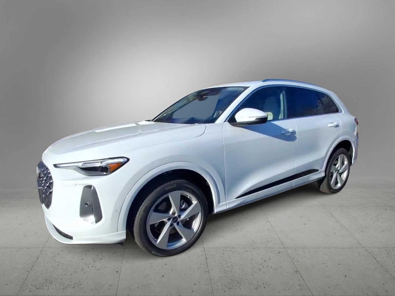 Thumbnail: 2025 Audi Q5 - 4