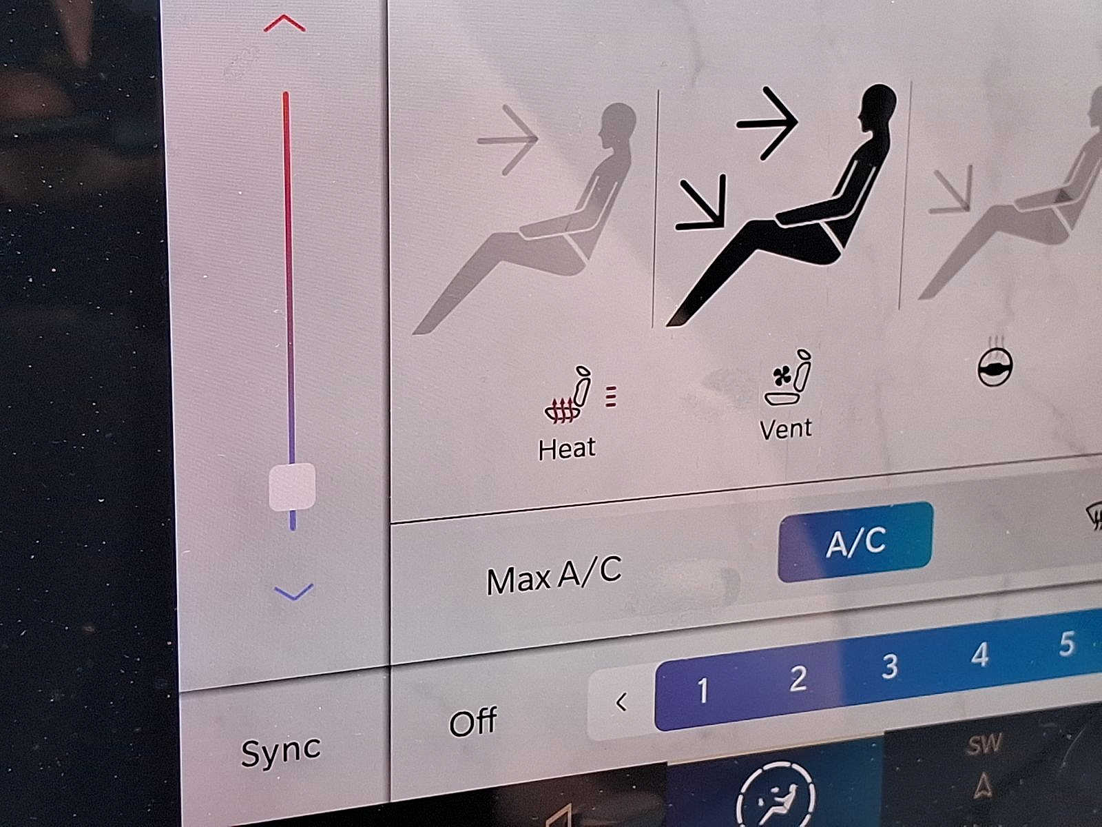 Thumbnail: 2022 Jeep Compass - 19