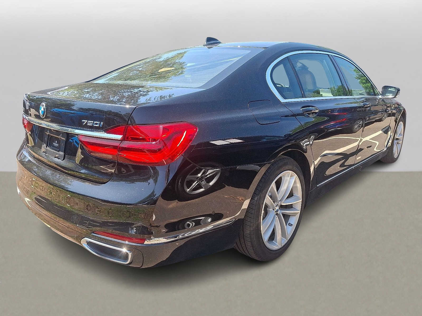 Thumbnail: 2016 BMW 7 Series - 3