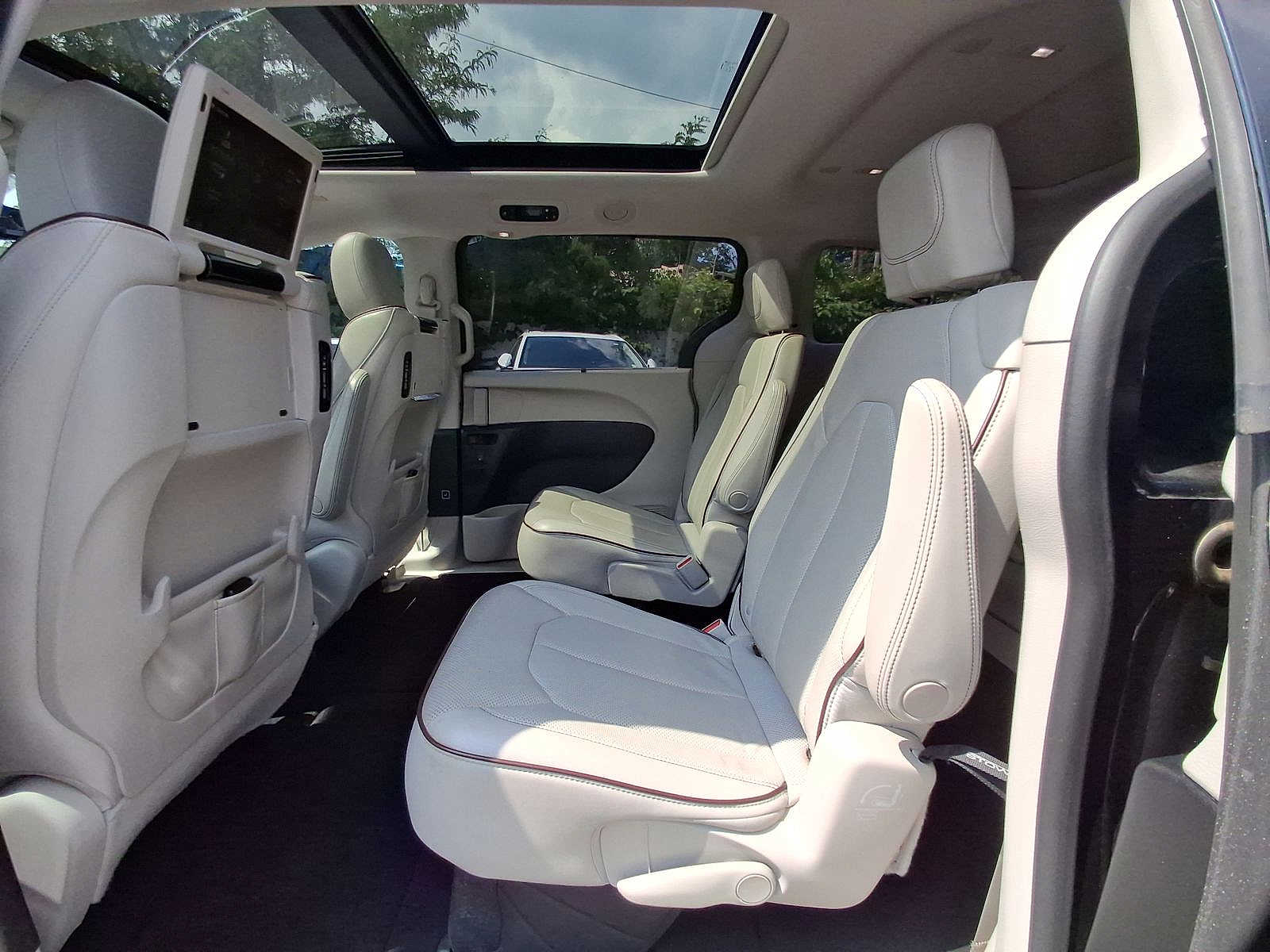 Thumbnail: 2017 Chrysler Pacifica - 20