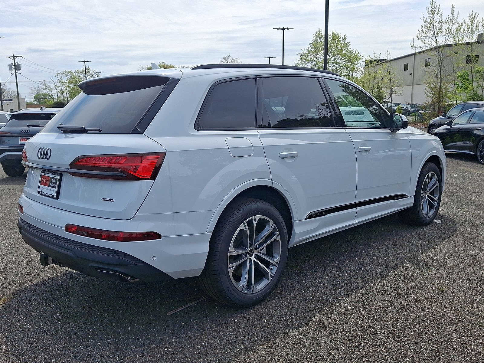 Thumbnail: 2026 Audi Q7 - 11