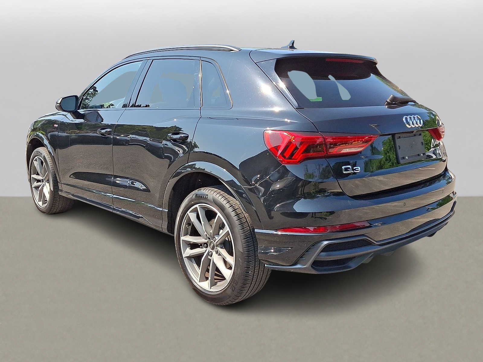 Thumbnail: 2021 Audi Q3 - 28