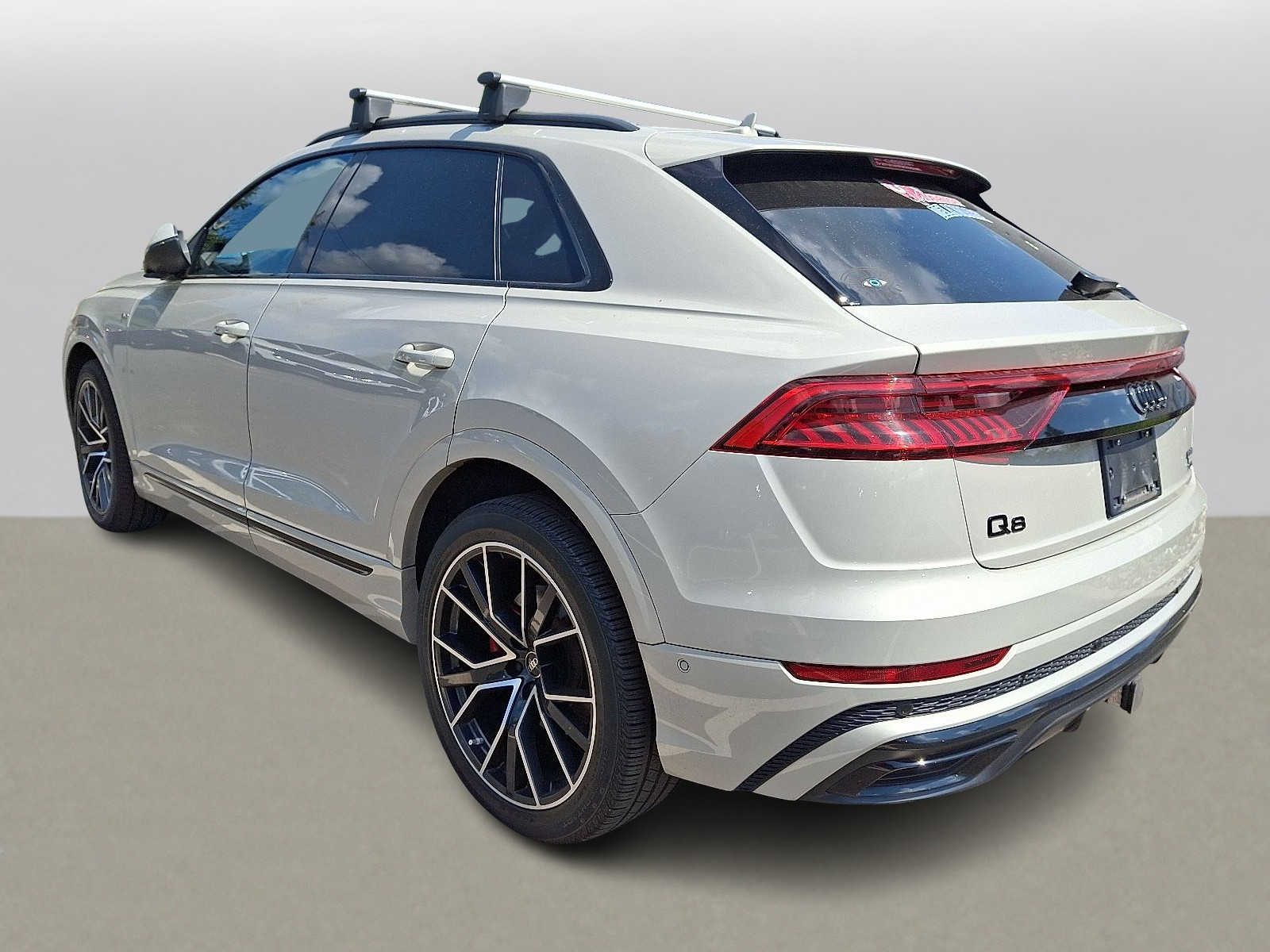 Thumbnail: 2022 Audi Q8 - 4