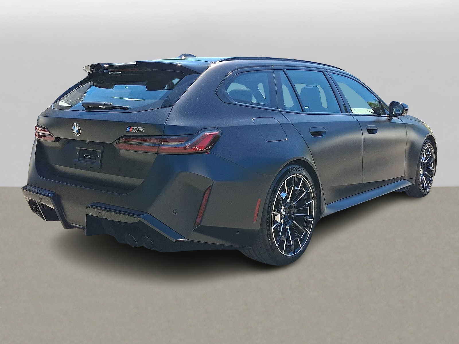 Thumbnail: 2026 BMW M5 - 30