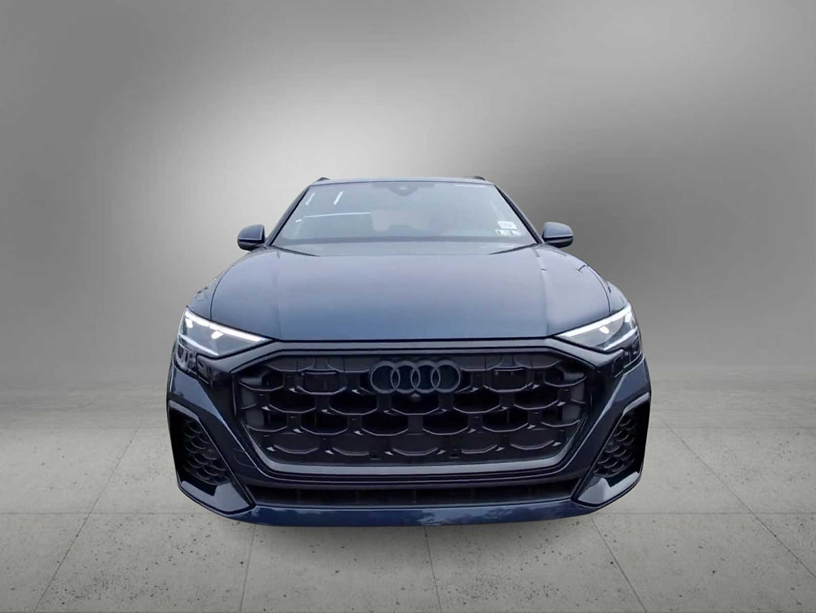 Thumbnail: 2025 Audi Q8 - 3
