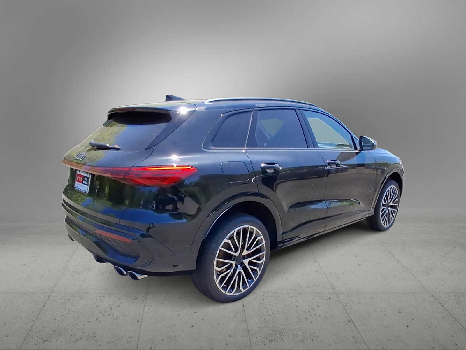 Thumbnail: 2026 Audi SQ5 - 8