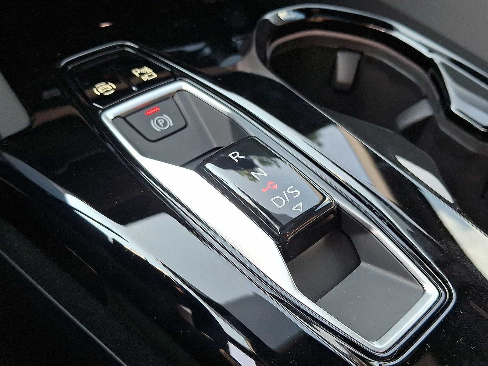 Thumbnail: 2025 Audi Q5 - 13