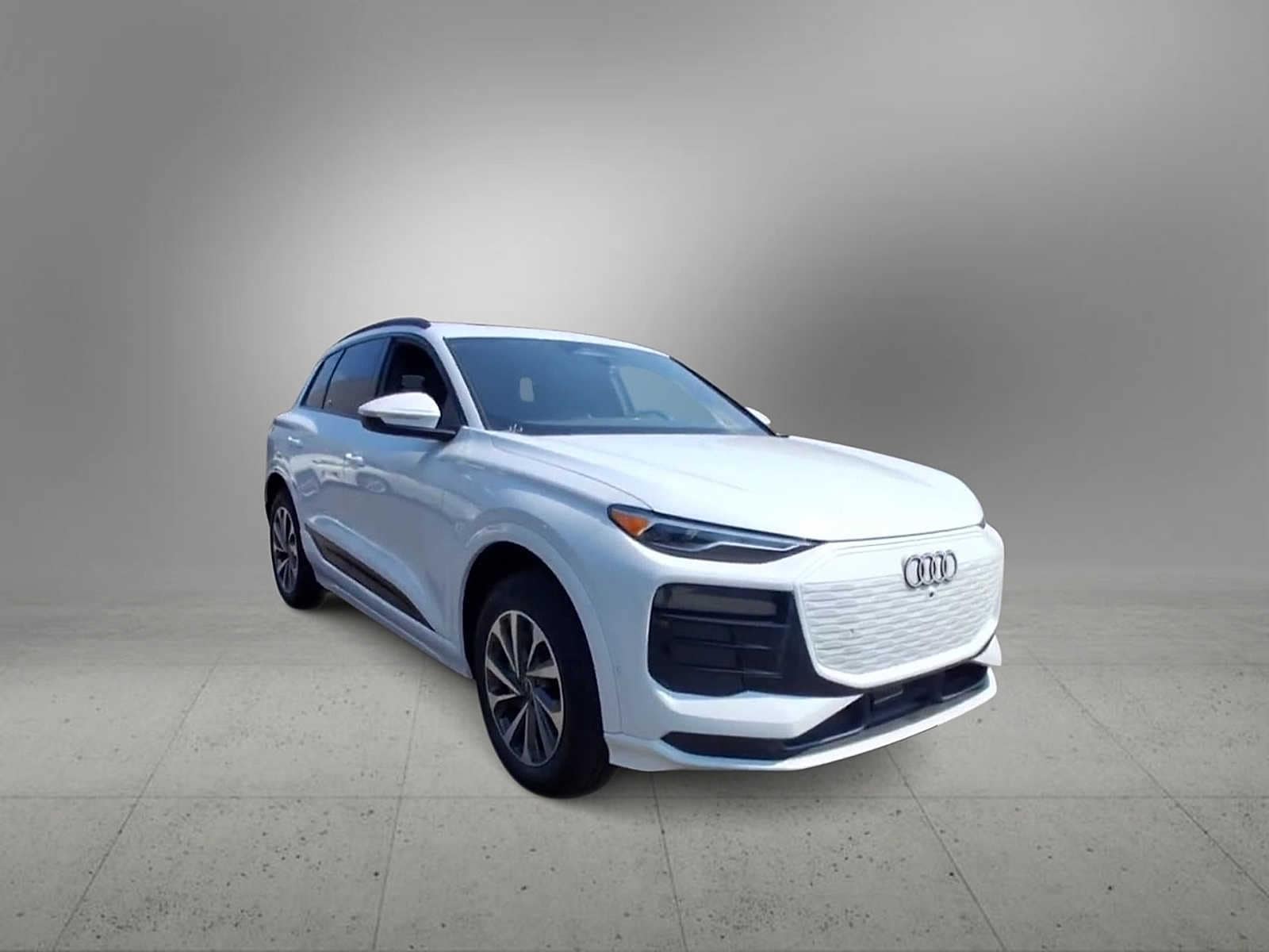 Thumbnail: 2025 Audi Q6 e-tron - 2