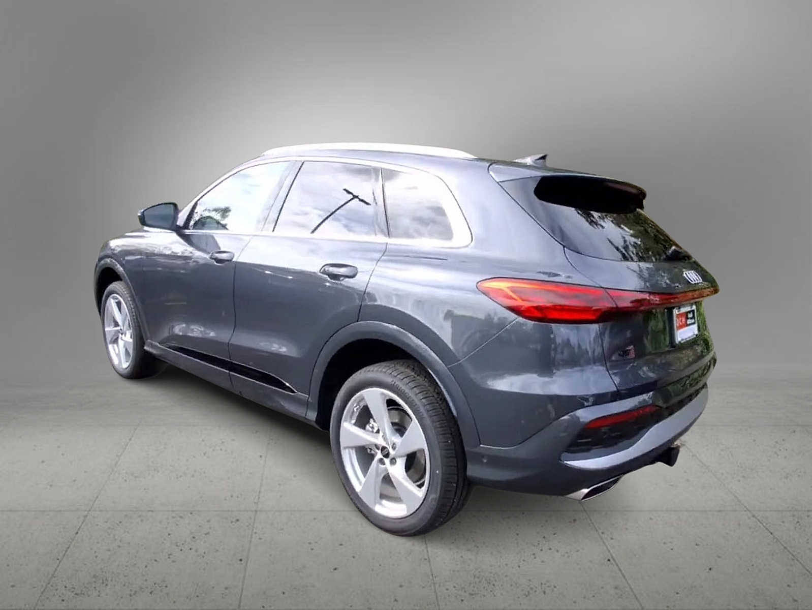 Thumbnail: 2025 Audi Q5 - 6