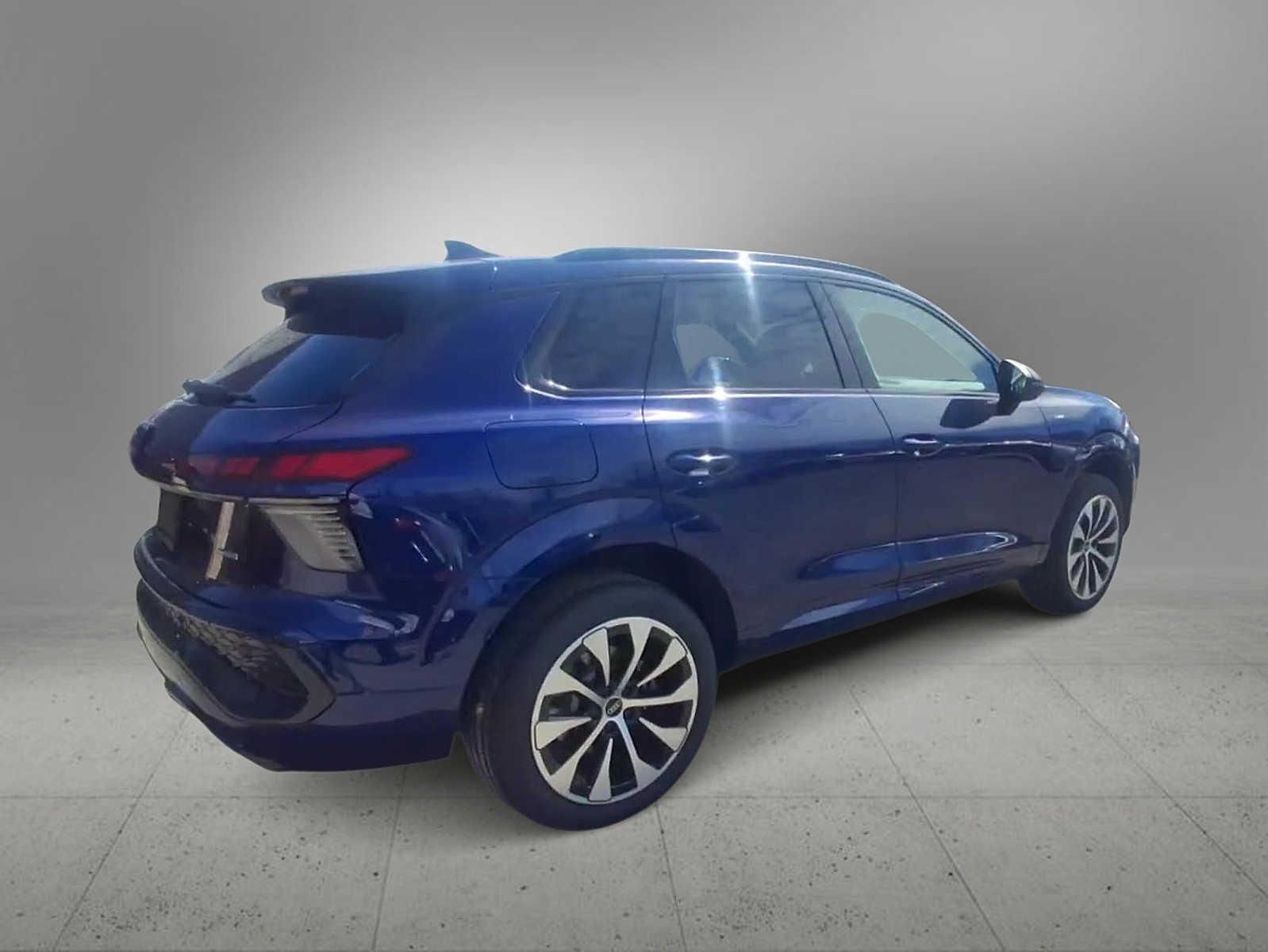 Thumbnail: 2026 Audi Q3 - 8