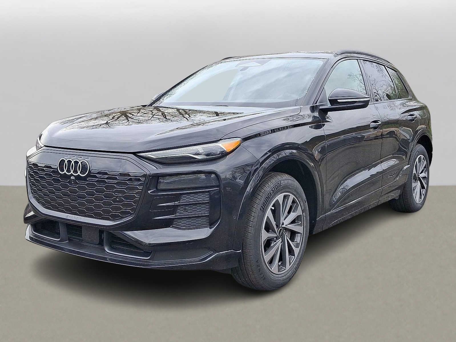 2025 Audi Q6 e-tron Premium -
                  Maplewood, NJ