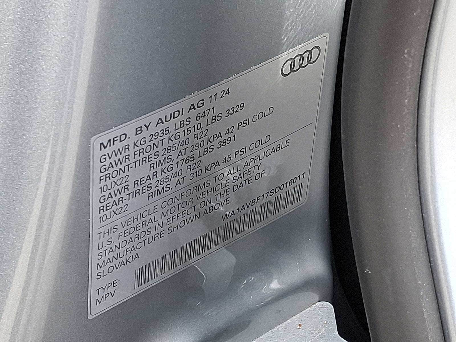 Thumbnail: 2025 Audi Q8 - 16